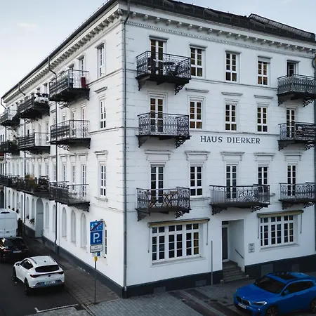 Mit 3 Schlafzimmern, 2 Badezimmern, Aufzug, Balkone, 6 Personen *