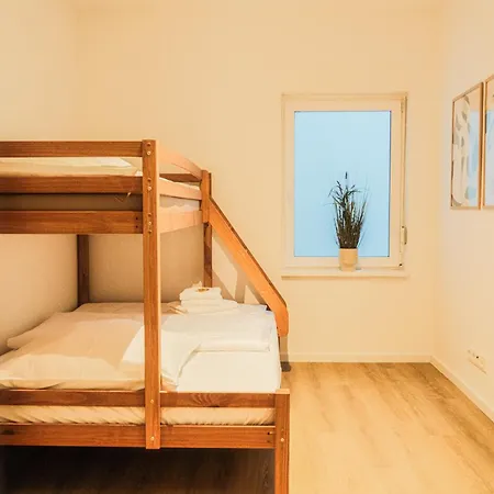 Apartment Mit 3 Schlafzimmern, 2 Badezimmern, Aufzug, Balkone, 6 Personen Bad Ems