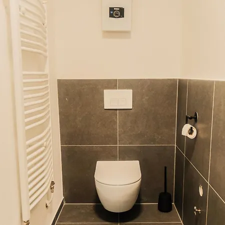 Mit 3 Schlafzimmern, 2 Badezimmern, Aufzug, Balkone, 6 Personen * Bad Ems