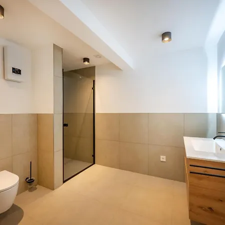 Moderne 3 Schlafzimmer Mit Balkon Und Aufzug Teilweise Mit Infrarot Sauna Bad Ems